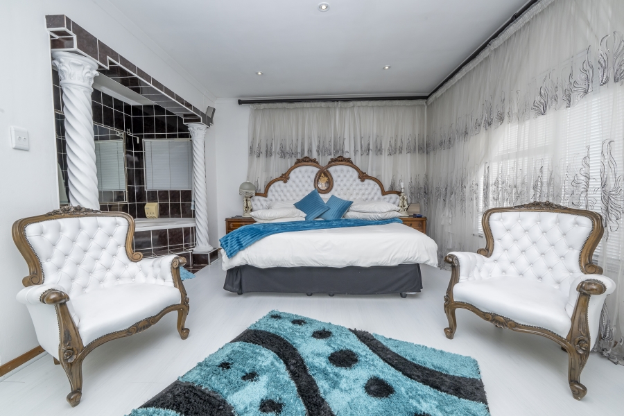 8 Bedroom Property for Sale in Brackenfell South Western Cape